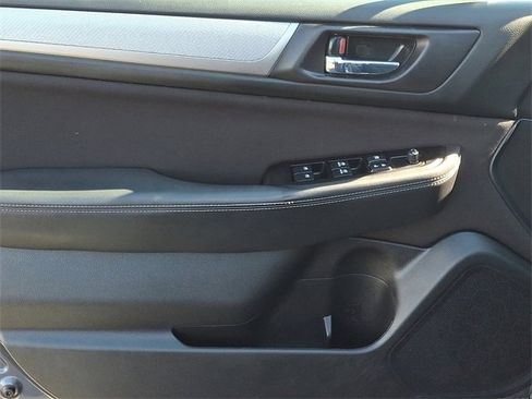 Used 2017 Subaru Legacy 2.5i Premium image 12