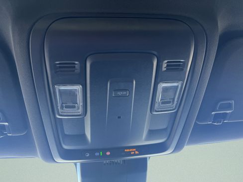 New 2026 Chevrolet Suburban LS image 20