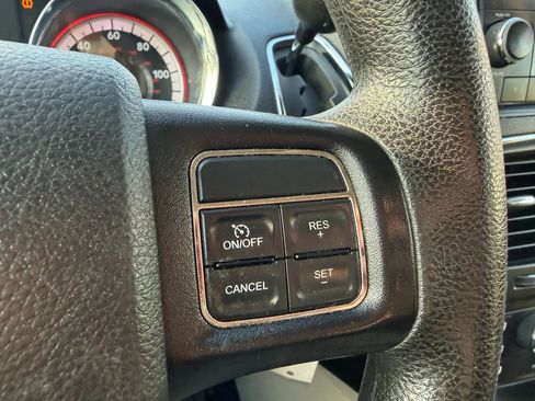 Used 2013 Dodge Grand Caravan SXT image 14