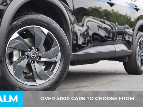 Used 2025 Nissan Rogue SV FWD image 2
