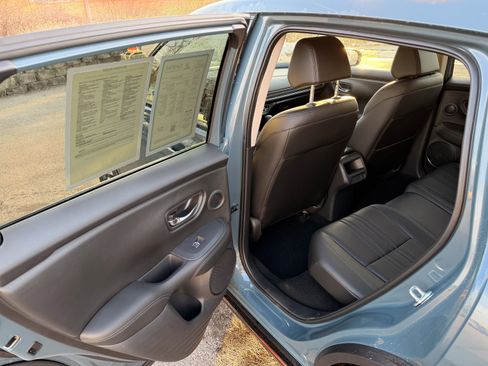 Used 2026 Honda HR-V EX-L image 12