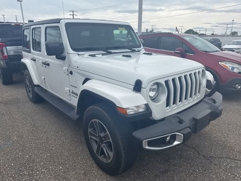 Used 2023 Jeep Wrangler Unlimited Sahara AWD/4WD image 2