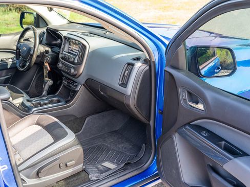 Used 2018 Chevrolet Colorado Z71 RWD image 11