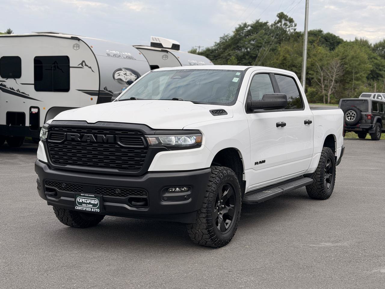Used 2025 RAM 1500 Warlock AWD/4WD image 1
