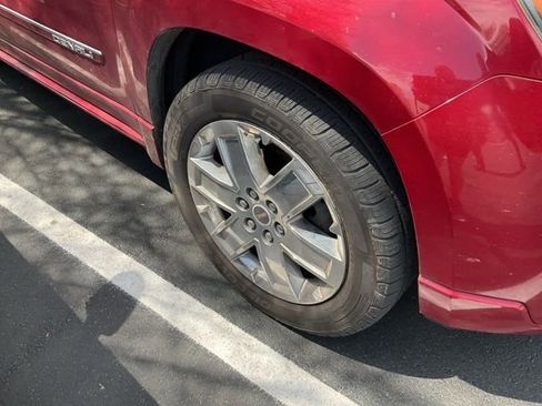 Used 2014 GMC Acadia Denali image 3