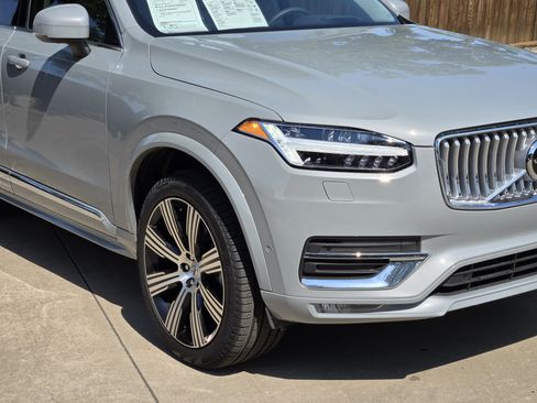 Certified 2025 Volvo XC90 B5 Ultra w/ Protection Package Premier image 11