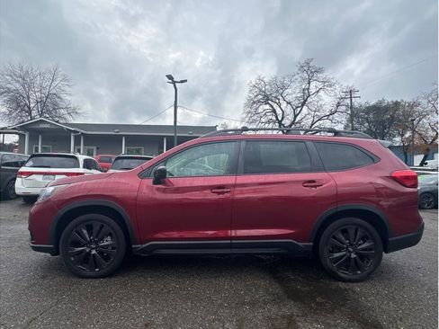 Used 2022 Subaru Ascent Onyx Edition image 4