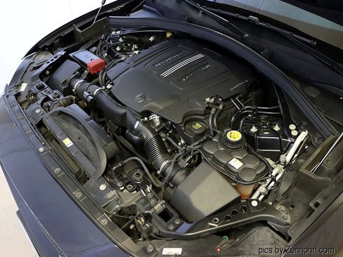 Used 2020 Jaguar F-PACE S image 40