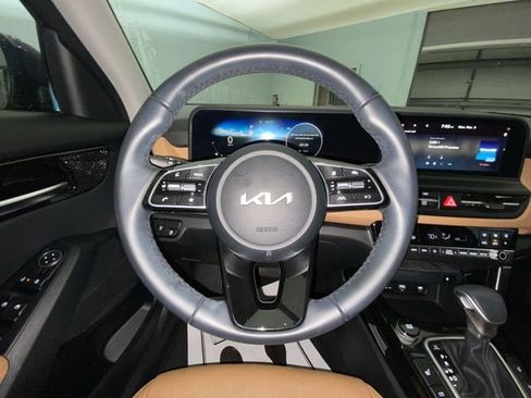 Used 2025 Kia Seltos EX w/ EX Sunroof Package image 14