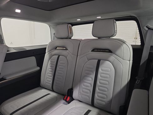 Used 2024 Rivian R1S Adventure AWD/4WD image 22