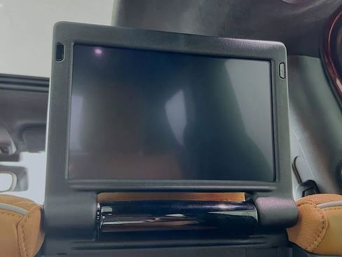 Used 2023 Chrysler Pacifica Pinnacle image 28