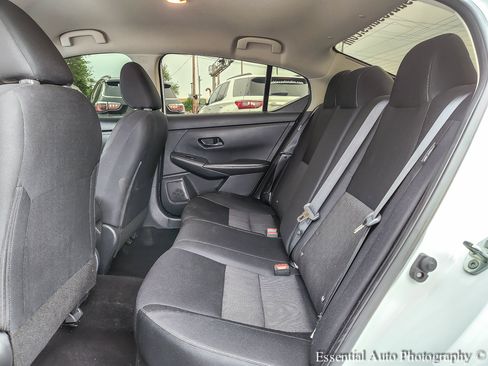 Used 2024 Nissan Sentra SV FWD image 9