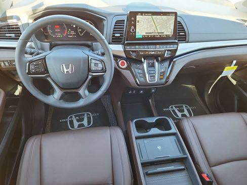 Certified 2026 Honda Odyssey Touring image 13