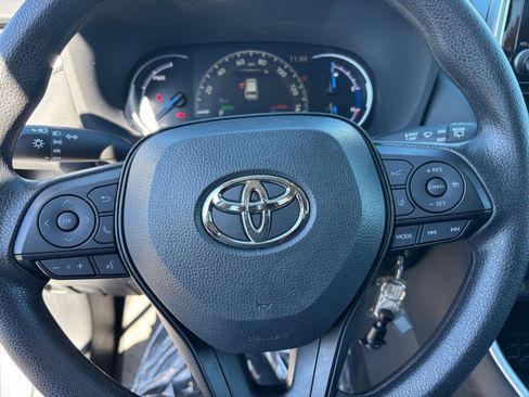Used 2025 Toyota RAV4 LE image 27