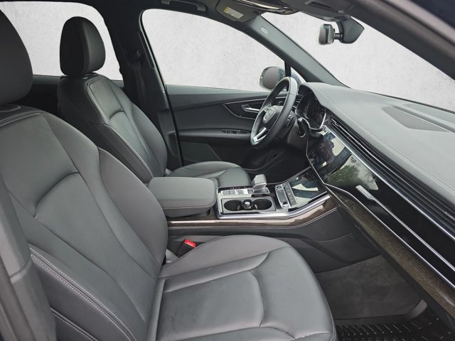 Used 2025 Audi Q7 2.0T Premium w/ Convenience Package AWD/4WD image 25