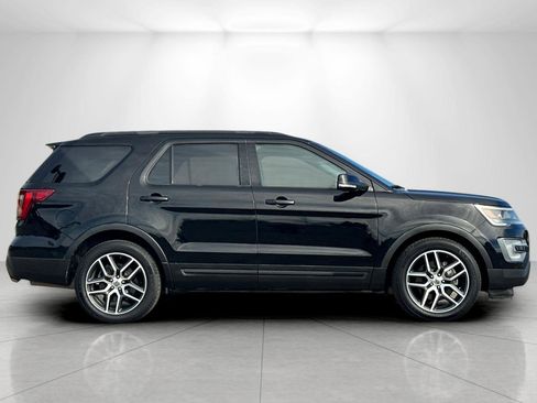 Used 2017 Ford Explorer Sport image 2