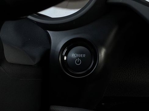 Used 2025 Toyota Sienna XSE AWD/4WD image 46