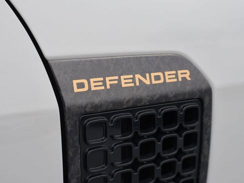 Certified 2026 Land Rover Defender 110 AWD/4WD image 10