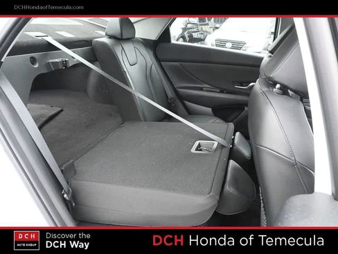 Used 2023 Hyundai Elantra Limited image 22