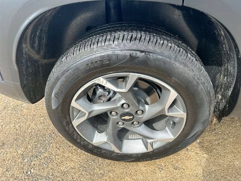 Used 2024 Chevrolet Trax LT w/ Driver Confidence Package FWD image 46