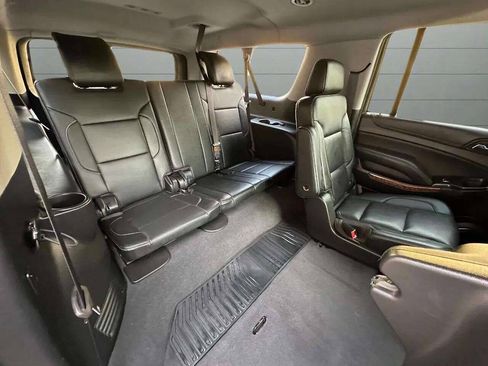 Used 2020 Chevrolet Suburban Premier AWD/4WD image 30