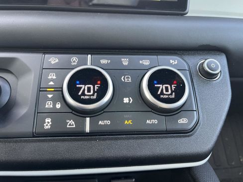 Used 2023 Land Rover Defender 110 X-Dynamic SE image 19