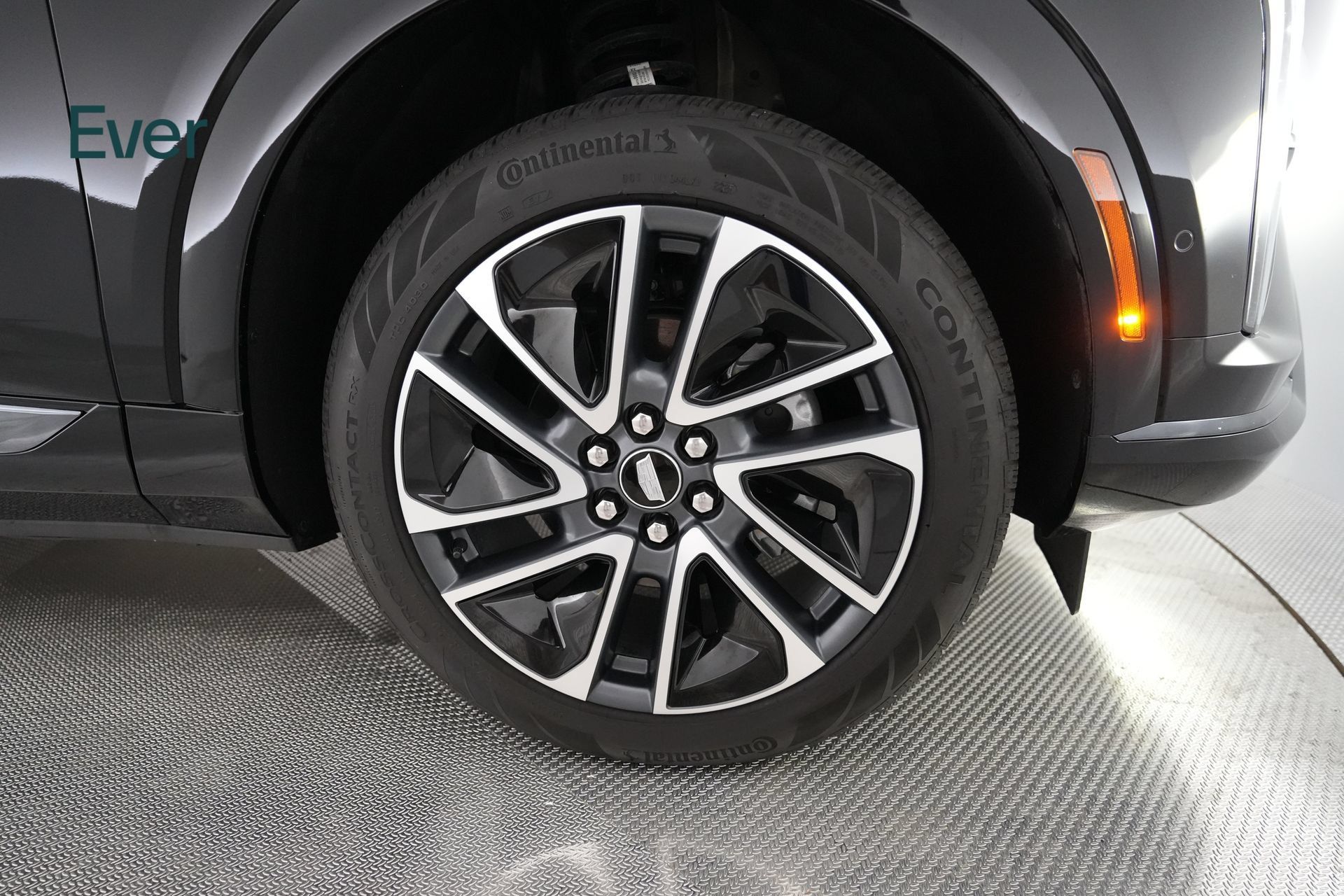 Used 2026 Cadillac Optiq Sport 2 w/ LPO, Floor Liner Package RWD image 19