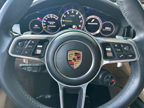 Used 2022 Porsche Cayenne E-Hybrid image 23