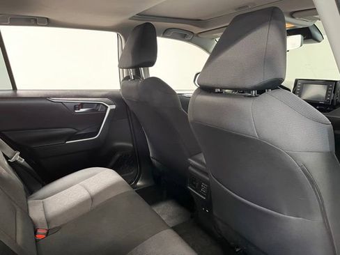 Used 2021 Toyota RAV4 XLE w/ Convenience Package FWD image 14