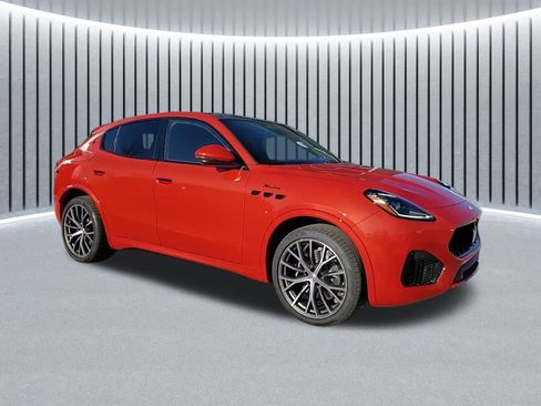 New 2026 Maserati Grecale Modena image 2