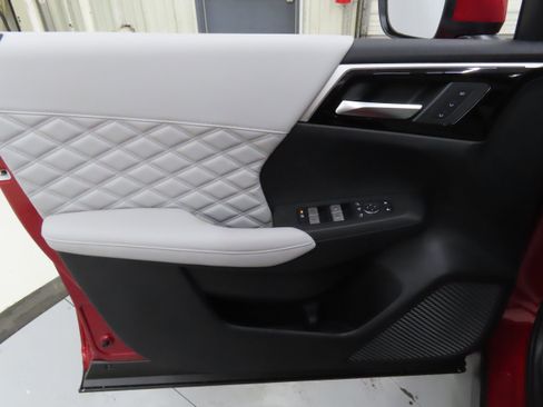 New 2025 Mitsubishi Outlander SEL image 9