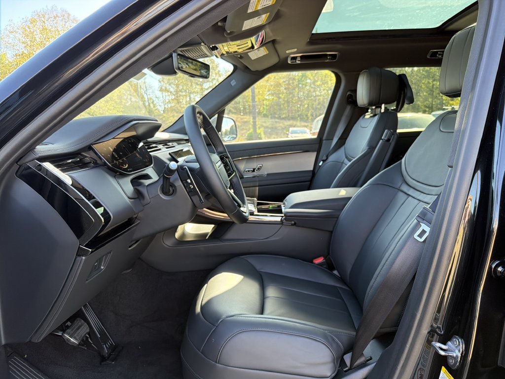 New 2027 Land Rover Range Rover Sport Dynamic SE AWD/4WD image 3