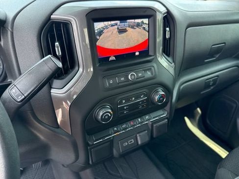 Used 2021 Chevrolet Silverado 1500 Custom AWD/4WD image 18