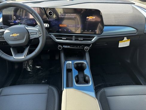 New 2026 Chevrolet Equinox EV LT image 2