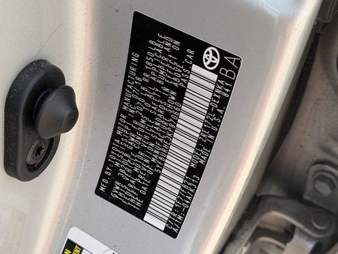 Used 2019 Toyota Corolla LE FWD image 15