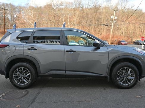 Used 2023 Nissan Rogue S image 6