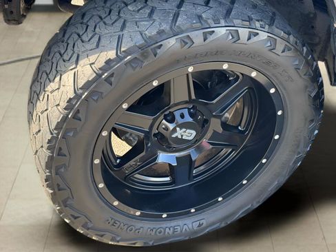 Used 2013 Toyota 4Runner SR5 w/ Convenience Pkg image 18