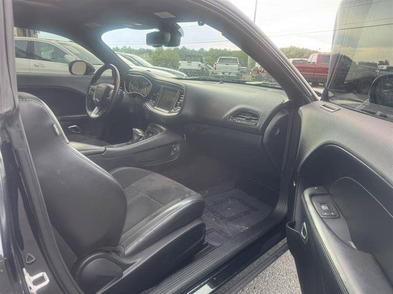 Used 2016 Dodge Challenger R/T Scat Pack w/ Leather Interior Group RWD image 9