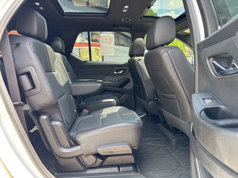 Used 2023 Chevrolet Traverse RS w/ LPO, Floor Liner Package AWD/4WD image 13