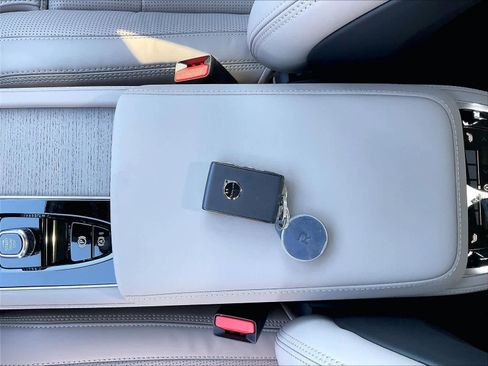 New 2026 Volvo XC90 T8 Ultra w/ Lounge Package image 35