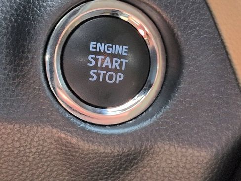 Used 2019 Toyota RAV4 XLE Premium FWD image 26