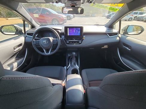 Used 2023 Toyota Corolla SE image 2