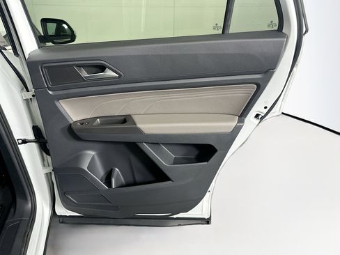 Used 2023 Volkswagen Atlas Cross Sport SE image 28