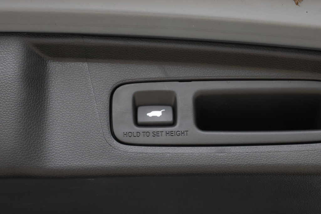 Used 2025 Honda CR-V EX-L image 8