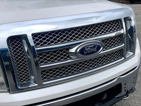 Used 2012 Ford F150 Lariat w/ Lariat Chrome Pkg image 28