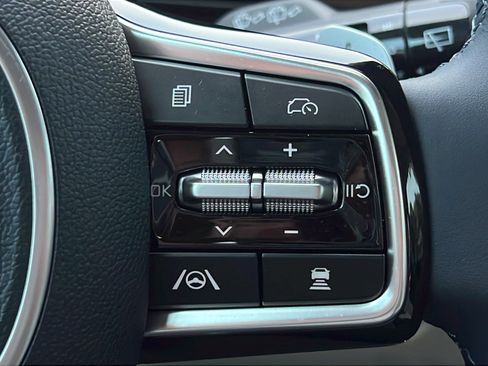 New 2026 Kia Carnival EX FWD image 23