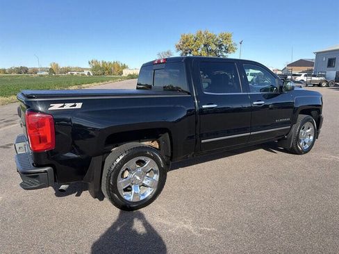 Used 2017 Chevrolet Silverado 1500 LTZ Z71 w/ LTZ Plus Package image 8