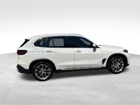 Used 2025 BMW X5 xDrive50e AWD/4WD image 7