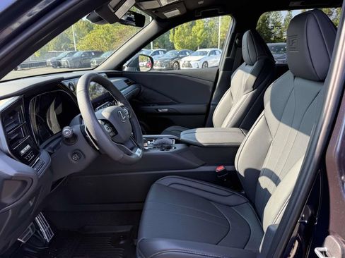 Used 2026 Lexus TX 500h AWD w/ Technology Package image 13