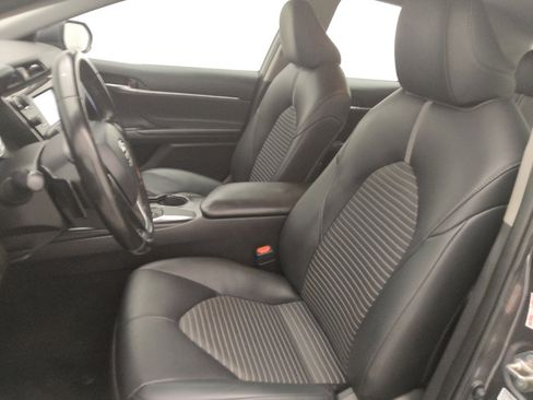 Used 2019 Toyota Camry SE FWD image 17